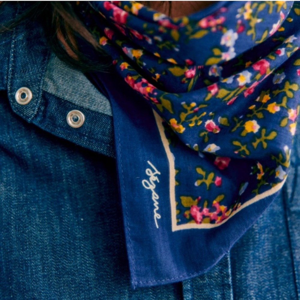 🇫🇷😘 Sézane Gaston Scarf NWT Navy Garden